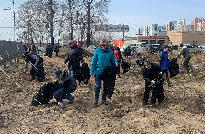 В Твери продолжаются массовые субботники