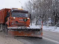 В Твери продолжается расчистка улиц и вывоз снега