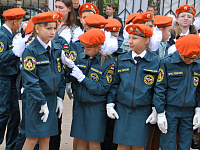 В тверской школе №4 в День знаний прошла выставка пожарной техники 
