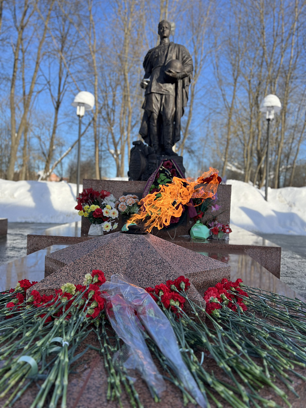 Возложение цветов к воинским захоронениям 23.02.26