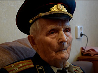 На улицах Твери звучат поздравления и военные песни в честь ветеранов ВОВ