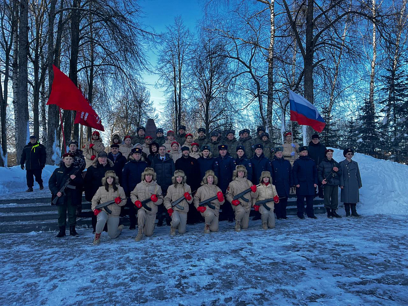 В Пролетарском районе города Твери прошли возложения цветов, посвященные Дню защитника Отечества