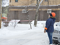 Во всех районах Твери усилены работы по очистке кровель от снега, наледи и сосулек 