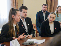 В администрации Твери организовали День самоуправления для школьников