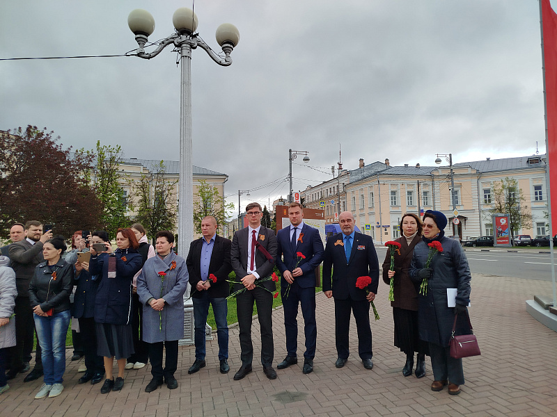 8 мая 2026 года состоялась церемония возложения цветов и венков к братскому захоронению на площади Ленина, посвященная 81-й годовщине Победы в Великой Отечественной войне 1941-1945 годов.