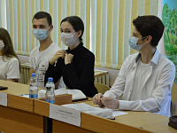 В Твери состоялся круглый стол для школьников «Шаги в профессию»