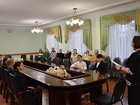 Тверским школьникам в преддверии Дня Конституции торжественно вручили паспорта