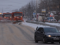 В Твери продолжается расчистка улиц и вывоз снега