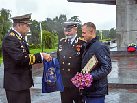 Тверь посетили участники автопробега ветеранов ВМФ РФ «Победа Едина!»