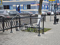 На бульваре Радищева установили каркас для парковых качелей