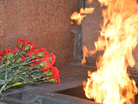 В Твери в День освобождения Калинина от немецко-фашистских захватчиков прошла церемония возложения цветов к стеле «Город воинской славы» и у Обелиска Победы