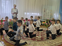 В детских садах и школах Твери празднуют 8 Марта