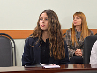 Тверским школьникам в преддверии Дня Конституции торжественно вручили паспорта