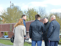 Глава города Твери Алексей Огоньков проверил благоустройство воинских захоронений