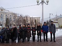 16 декабря 2024 года в День освобождения города Калинина от немецко-фашистских захватчиков состоялась церемония возложения цветов и венков к братскому захоронению на площади Ленина