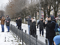 В Твери в парке Победы устанавливают танк Т-80