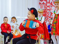 В детских садах и школах Твери празднуют 8 Марта