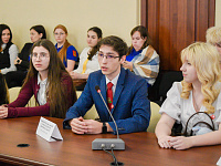 В администрации Твери организовали День самоуправления для школьников