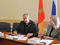 На заседании городской антинаркотической комиссии обсудили просветительскую работу с учащимися и их родителями 