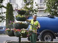 В Твери продолжаются работы по озеленению и благоустройству зон отдыха