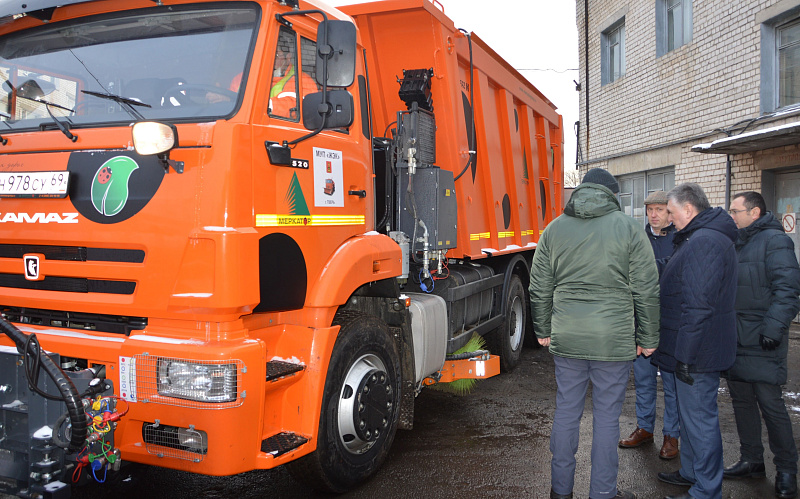 В Твери автопарк МУП «ЖЭК» пополнился новой снегоуборочной техникой