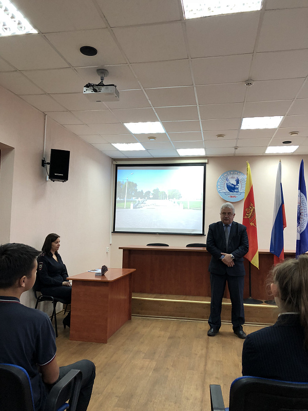 В Твери юным гражданам России торжественно вручили паспорта 