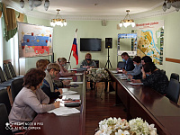 Торжественное вручение паспорта гражданам России