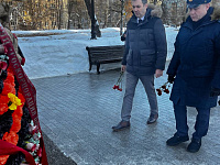 В Пролетарском районе города Твери прошли возложения цветов, посвященные Дню защитника Отечества