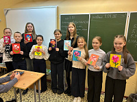 В детских садах и школах Твери празднуют 8 Марта