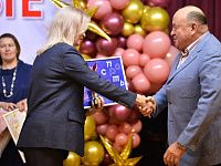 В Твери наградили одаренных школьников и их педагогов