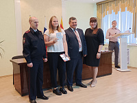 В Администрации Пролетарского района состоялась торжественная церемония вручения паспортов, приуроченная ко Дню народного единства