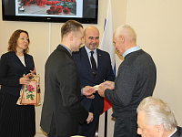 Жителям блокадного Ленинграда вручили памятные знаки