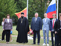В тверской школе №4 в День знаний прошла выставка пожарной техники 