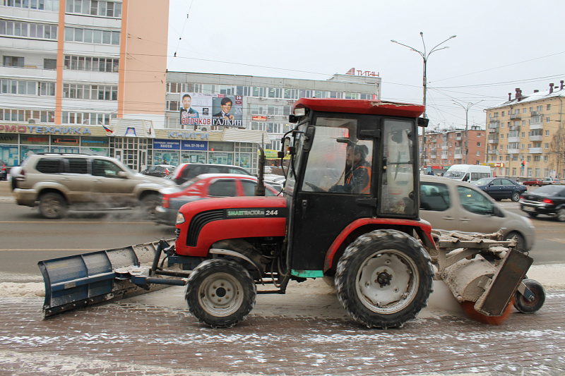 В Твери расчистка улиц продолжается в выходные