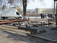 В Твери в Парке Победы собственник демонтирует кафе «Три карася»