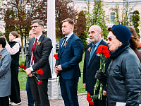 В Твери проходят церемонии возложения цветов к братским могилам  и воинским захоронениям