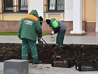 В Твери продолжаются сезонные работы по благоустройству