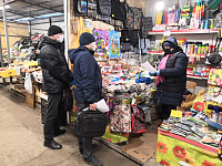 В Твери продолжаются рейды по контролю за соблюдением масочного режима на рынках и объектах розничной торговли